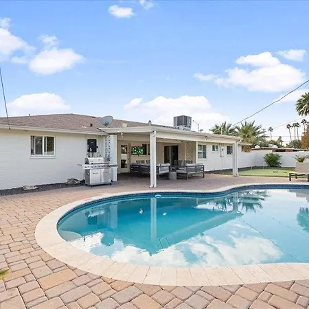 Villa Mulberry Mulligan-Pool-Mini Golf-Mins To Old Town